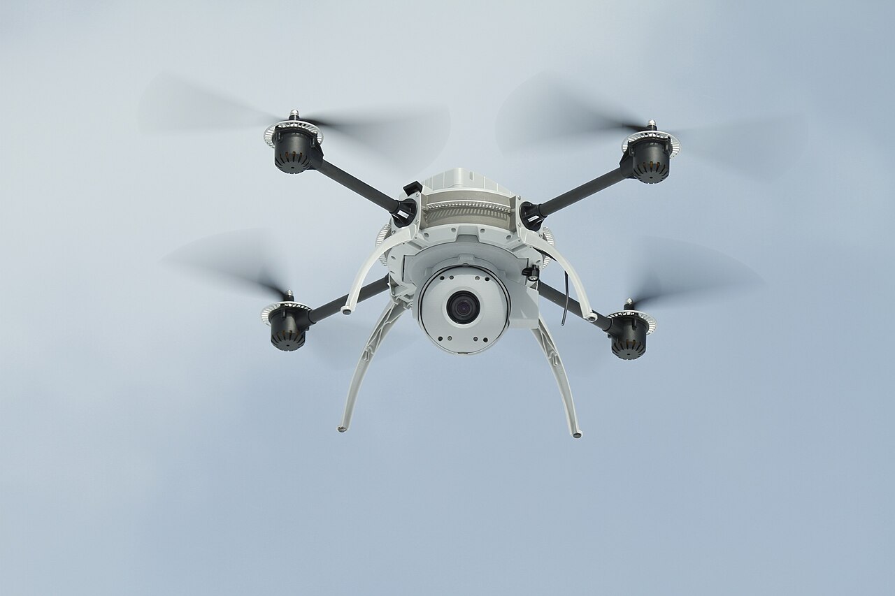 Drones et systèmes autonomes